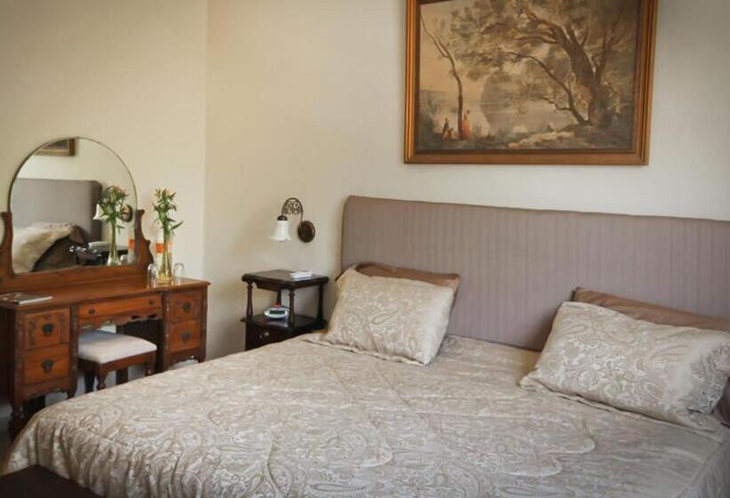 اتاق لوکس خانوادگی, Casa Madonna La Providence Hotel Boutique