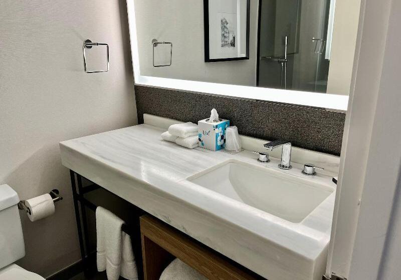 اتاق استاندارد با تخت بزرگ, Sheraton Oceanfront