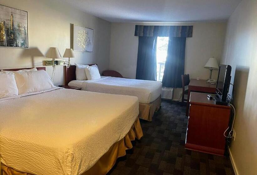 Номер Deluxe, Travelodge By Wyndham Stony Plain