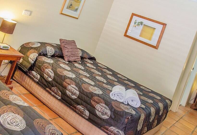 패밀리 룸, Mackay Rose Motel