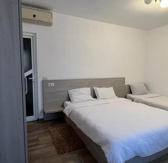 اتاق استاندارد سه نفره, Glow Guesthouse Costinesti