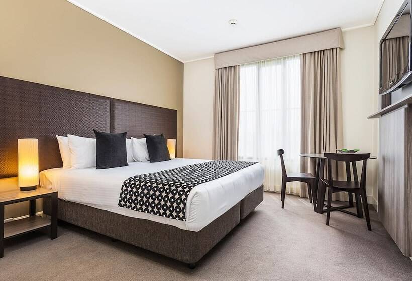 استودیوی استاندارد, Mantra On Jolimont Melbourne