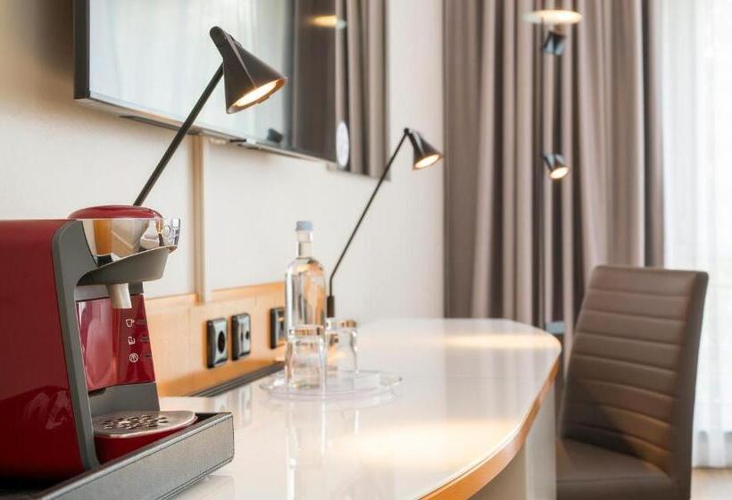 Номер Superior, Mercure  Kamen Unna