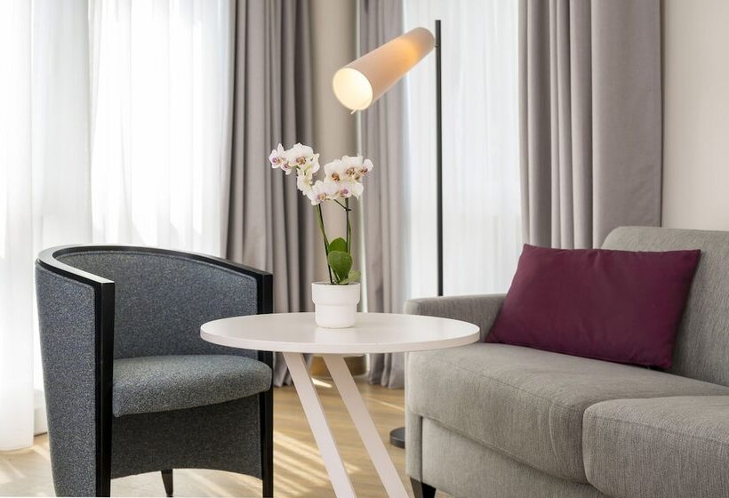 Номер Superior, Mercure  Kamen Unna