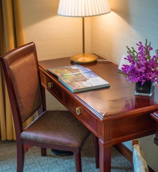 Номер Deluxe, Asia International Hotel Guangdong