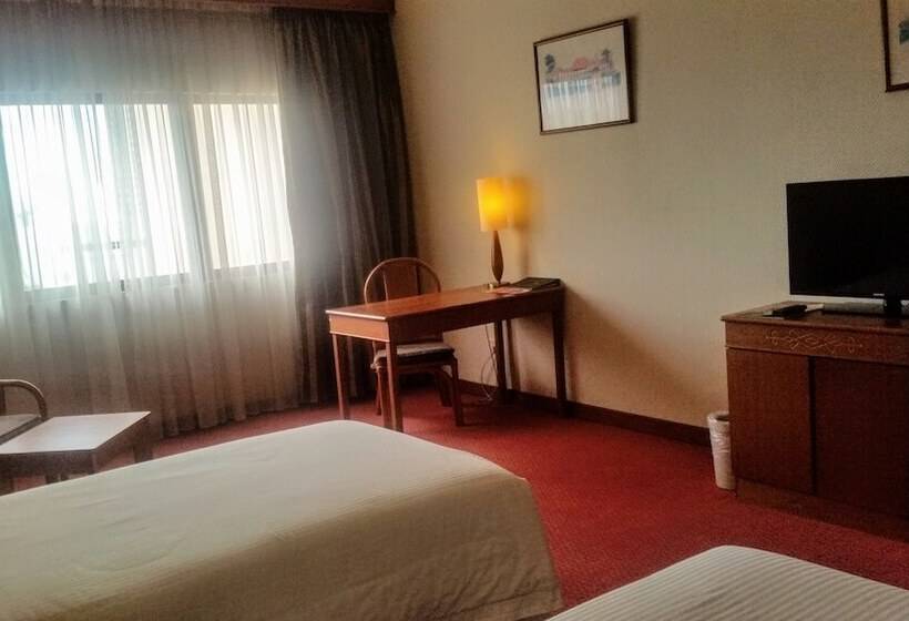 Номер Deluxe, Grand Continental Kuching