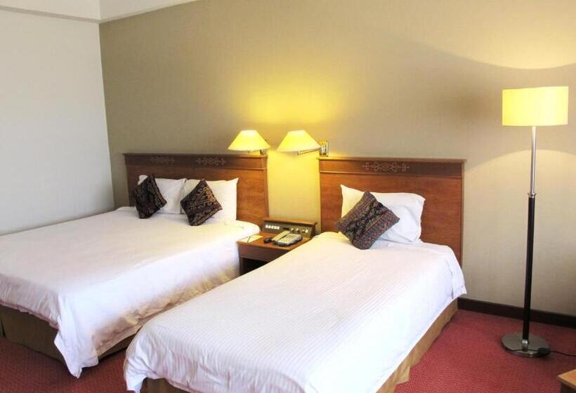 Семейный Номер Deluxe, Grand Continental Kuching