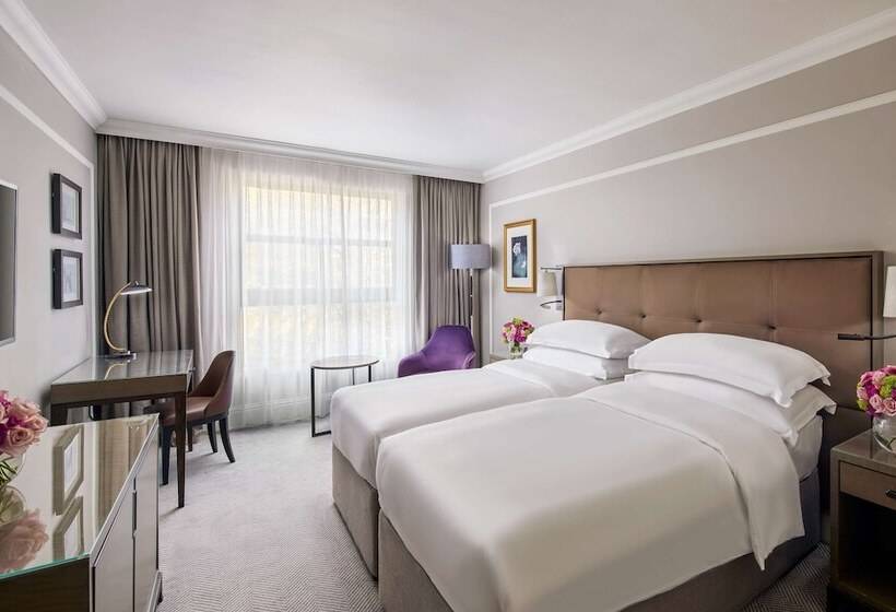 Номер Стандарт Вид на Сад, Hyatt Regency London The Churchill