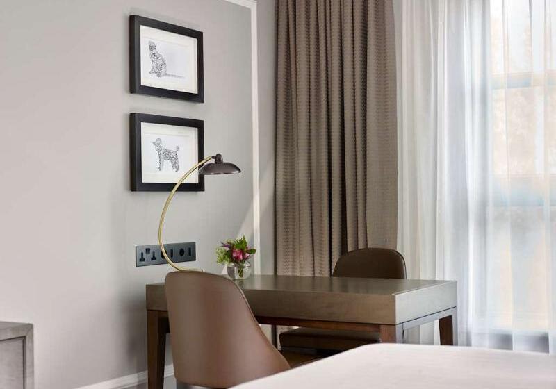 Номер Клуб, Hyatt Regency London The Churchill