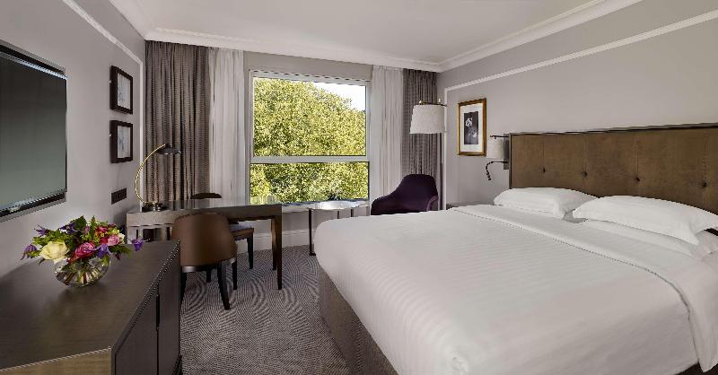חדר קלאב, Hyatt Regency London The Churchill