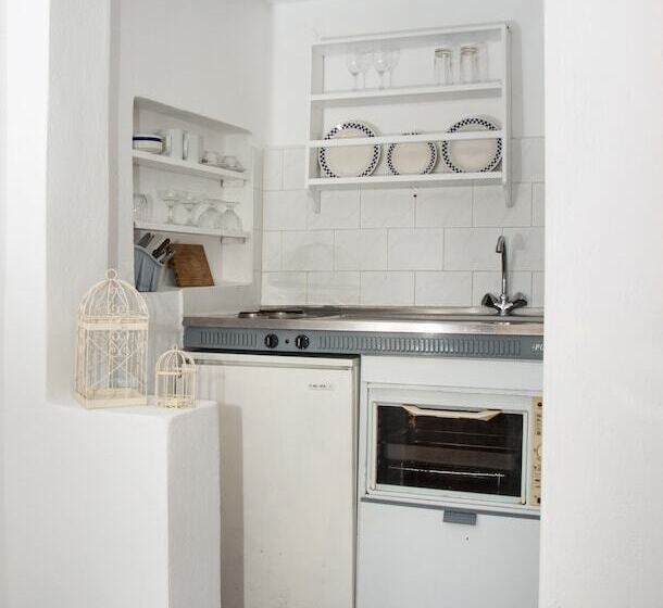 스탠다드 스튜디오, Prekas Apartments