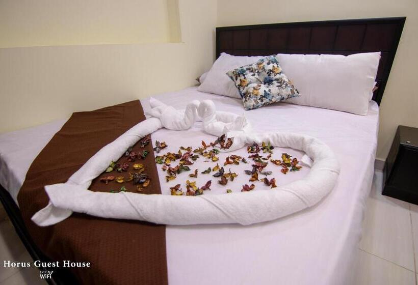 اتاق لوکس سه تخته, Horus Guest House Pyramids View