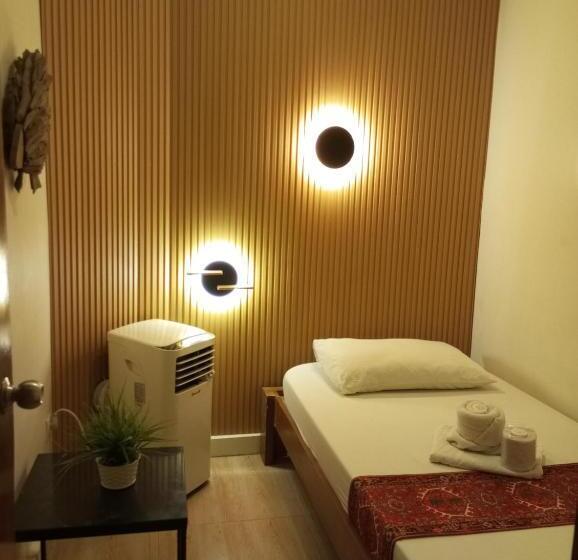 اتاق استاندارد یک تخته با سرویس بهداشتی مشترک, Airport Hostel Manila