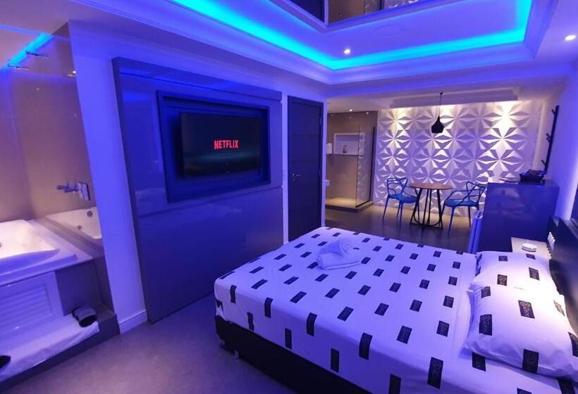 Номер Стандарт с Гидромассажем, Sense Motel
