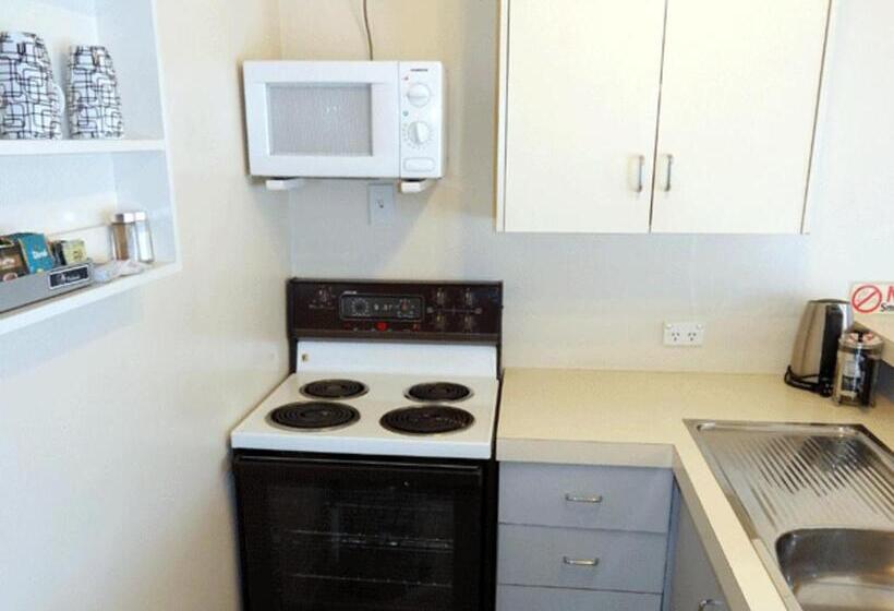 سوییت, Cheviot Park Motor Lodge