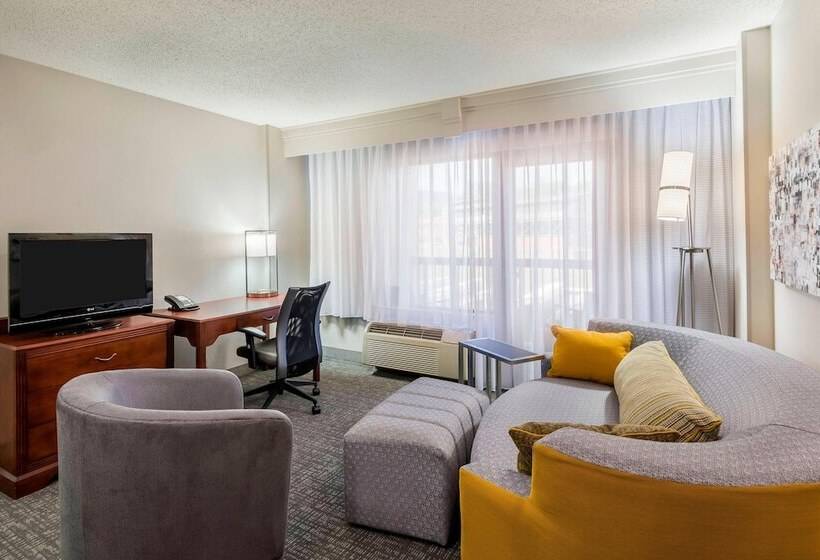 Suite com Varanda, Courtyard By Marriott Chattanooga Downtown