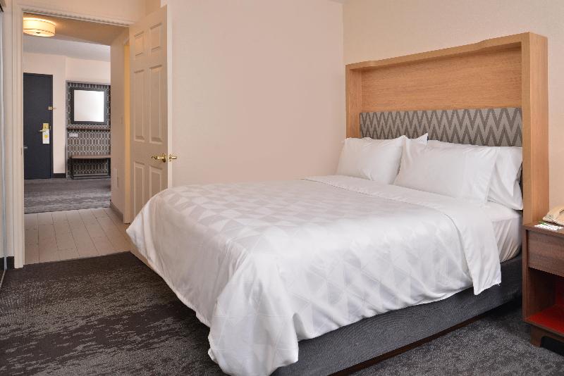 سوئیت با تخت بزرگ, Holiday Inn & Suites Raleigh Cary, An Ihg