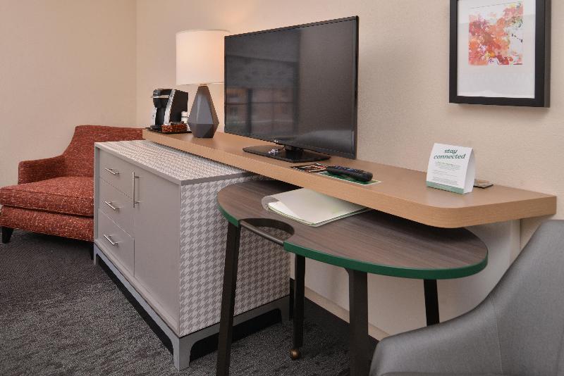 اتاق استاندارد با تخت بزرگ, Holiday Inn & Suites Raleigh Cary, An Ihg