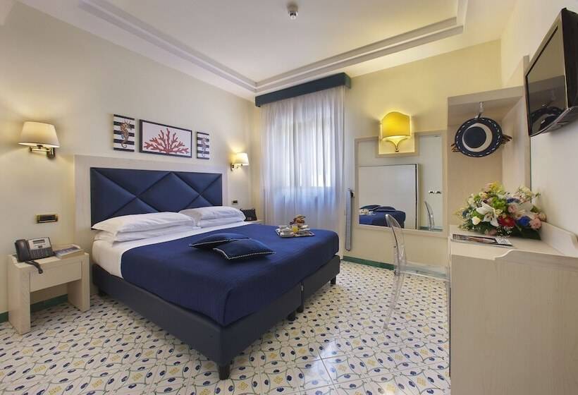 Quarto Triplo Estandar, Del Mare