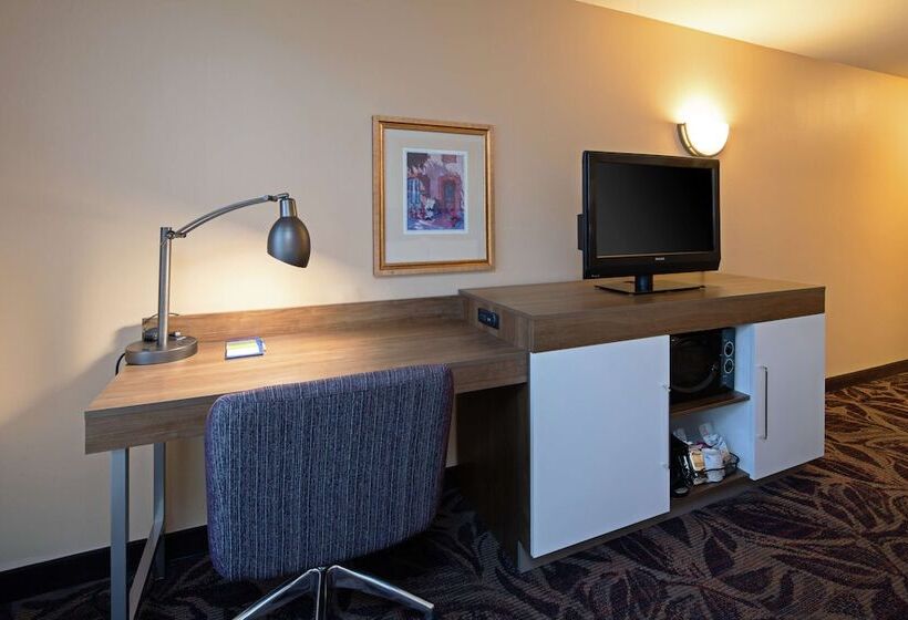 장애인을 위한 스탠다드 룸, Hampton Inn & Suites Bremerton