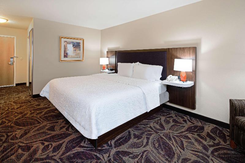 스탠다드 룸 킹사이즈 침대, Hampton Inn & Suites Bremerton