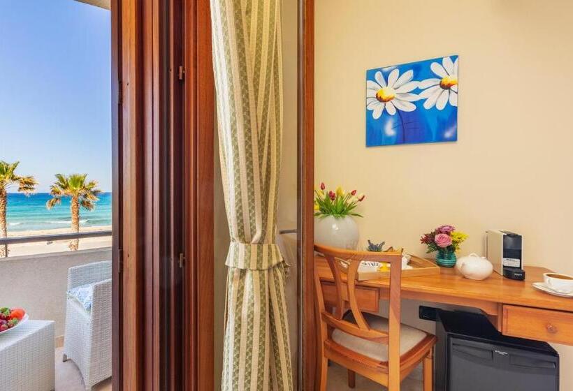 اتاق لوکس با چشم‌انداز دریا, Mira Spiaggia