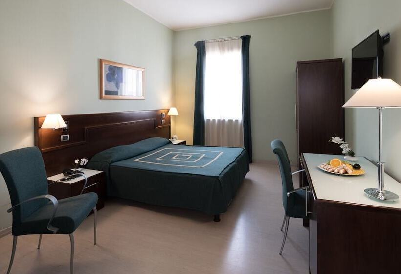 Quarto Estandar, Panorama