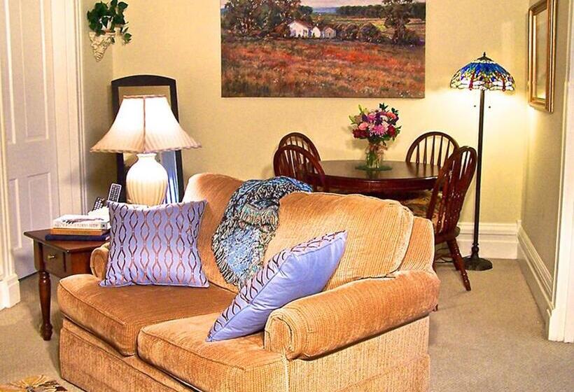 Люкс Кровать Кинг, Lyndon House Bed & Breakfast