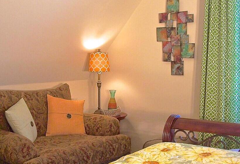 Студия Стандарт, Lyndon House Bed & Breakfast