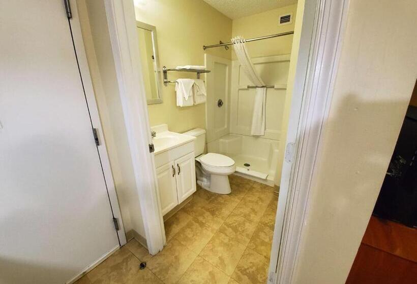 اتاق لوکس چهار تخته, Motel 6 Richmond