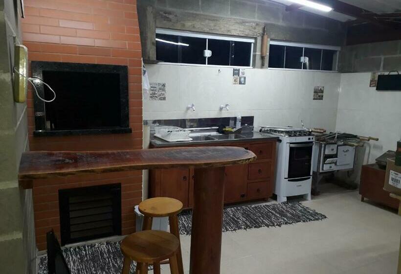 استودیو استاندارد با بالکن, Apart Pousada Penhaflat  Studio A 700 M Do Parque