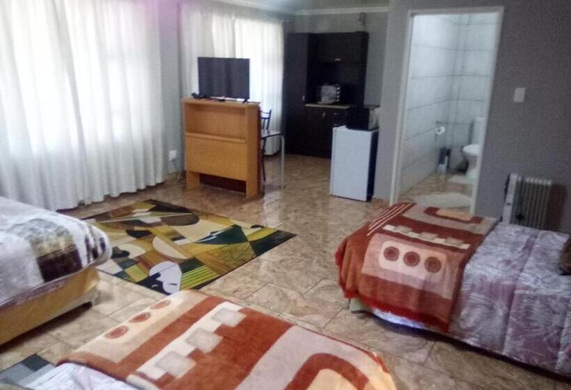 Quarto Quádruplo Estandar, Casa Villa Guest House