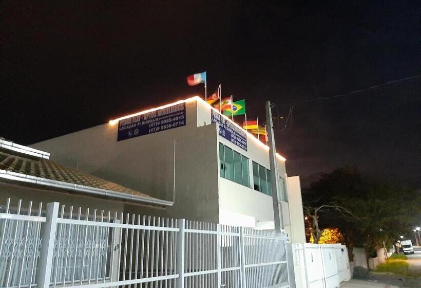 استودیو استاندارد با بالکن, Apart Pousada Penhaflat  Studio A 700 M Do Parque