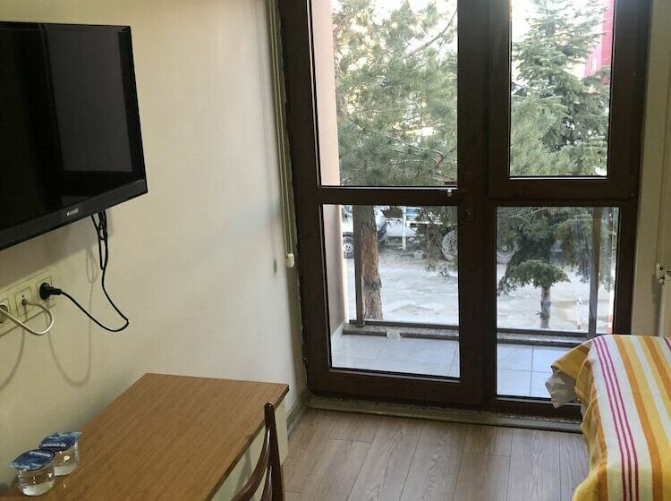 اتاق اکونومی, Banaz Eren Otel