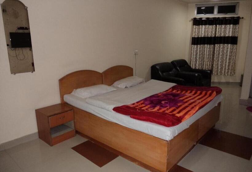 Номер Deluxe, Lamlyn