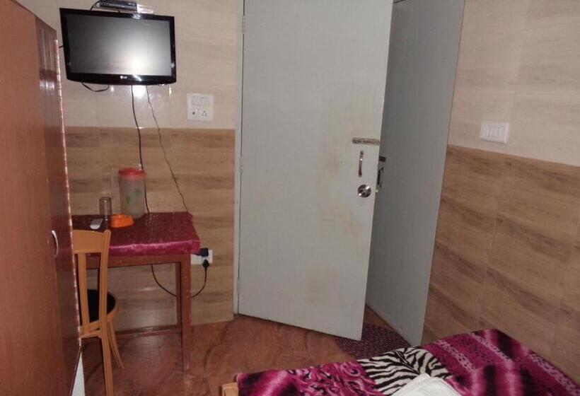 Номер Deluxe, Lamlyn
