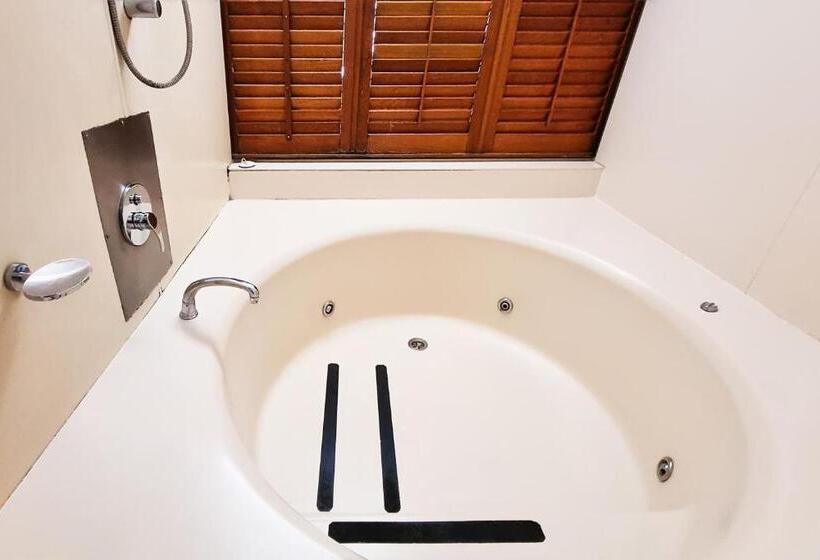 Апартаменты 1 Спальня, Tiki Hotel Apartments Surfers Paradise