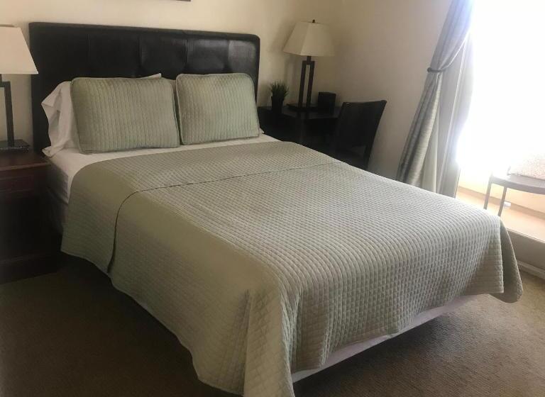 标准间带阳台, Bella Capri Inn And Suites