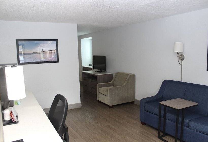 مجموعه ویستا شهر, La Quinta By Wyndham Oceanfront Daytona Beach