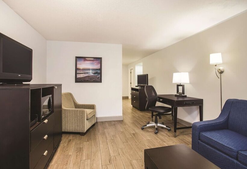 مجموعه ویستا شهر, La Quinta By Wyndham Oceanfront Daytona Beach