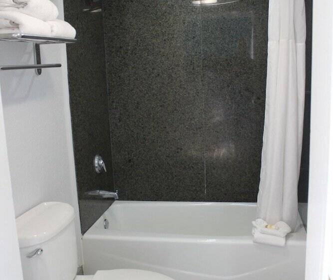 اتاق استاندارد با 2 تخت دوبل, La Quinta By Wyndham Oceanfront Daytona Beach