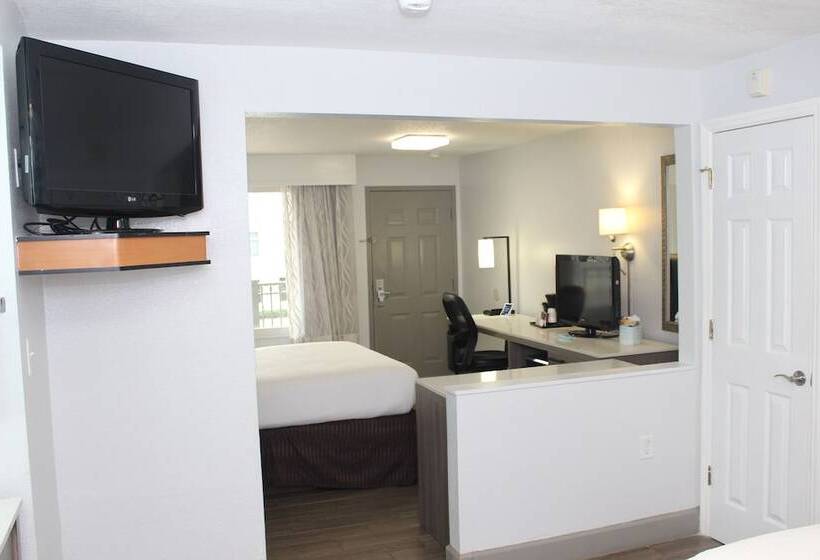 مجموعه ویستا شهر, La Quinta By Wyndham Oceanfront Daytona Beach