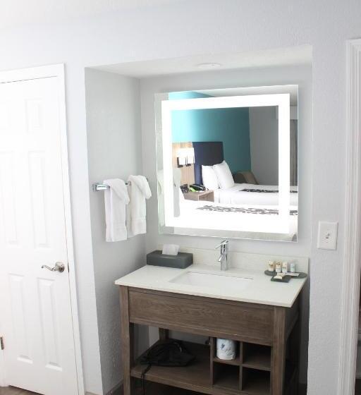 اتاق استاندارد با 2 تخت دوبل, La Quinta By Wyndham Oceanfront Daytona Beach