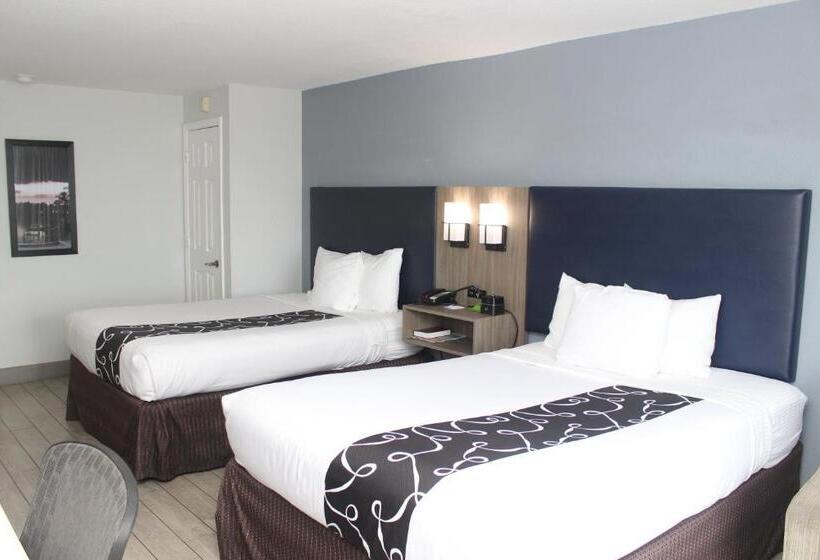 اتاق استاندارد با چشم‌انداز دریا, La Quinta By Wyndham Oceanfront Daytona Beach