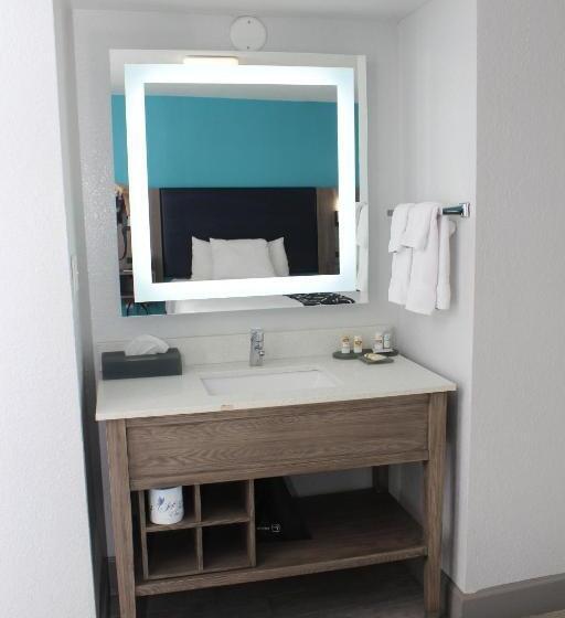 اتاق استاندارد با چشم‌انداز شهر, La Quinta By Wyndham Oceanfront Daytona Beach