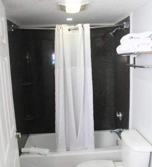 مجموعه ویستا شهر, La Quinta By Wyndham Oceanfront Daytona Beach