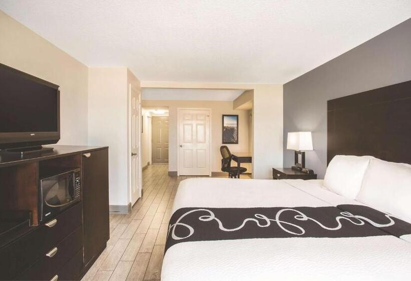 اتاق استاندارد با تخت بزرگ برای معلولان, La Quinta By Wyndham Oceanfront Daytona Beach