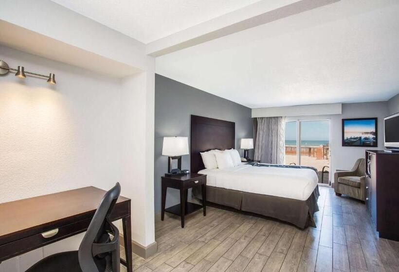 اتاق استاندارد با تخت بزرگ برای معلولان, La Quinta By Wyndham Oceanfront Daytona Beach