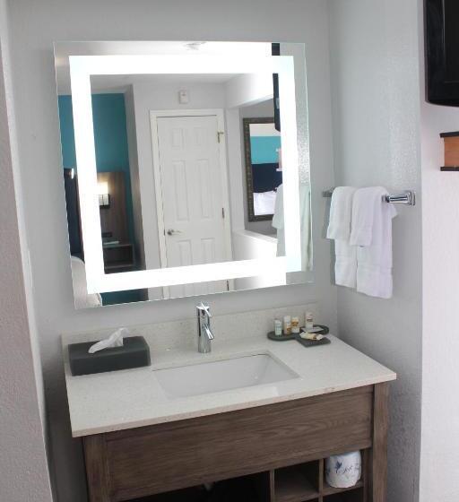 مجموعه ویستا شهر, La Quinta By Wyndham Oceanfront Daytona Beach