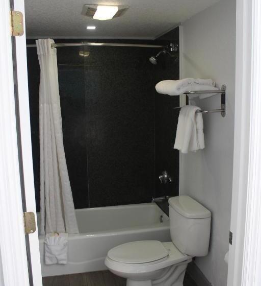 مجموعه ویستا شهر, La Quinta By Wyndham Oceanfront Daytona Beach